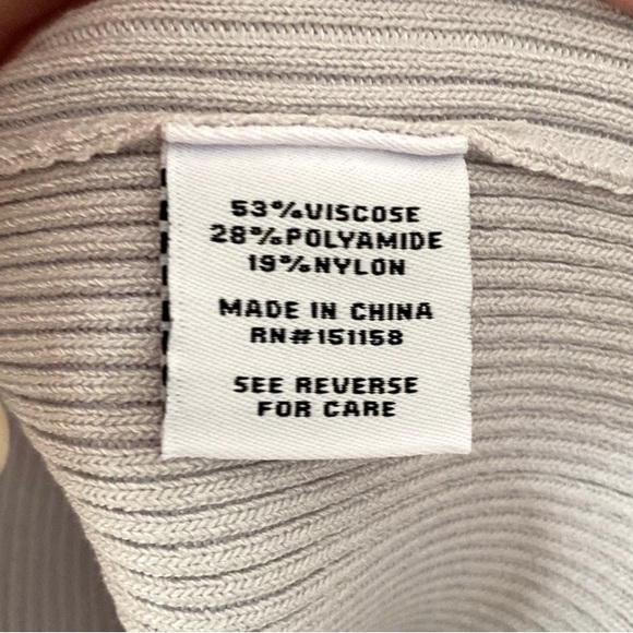 NWT 525 America ribbed cropped cardigan in light gray - Picture 5 of 5